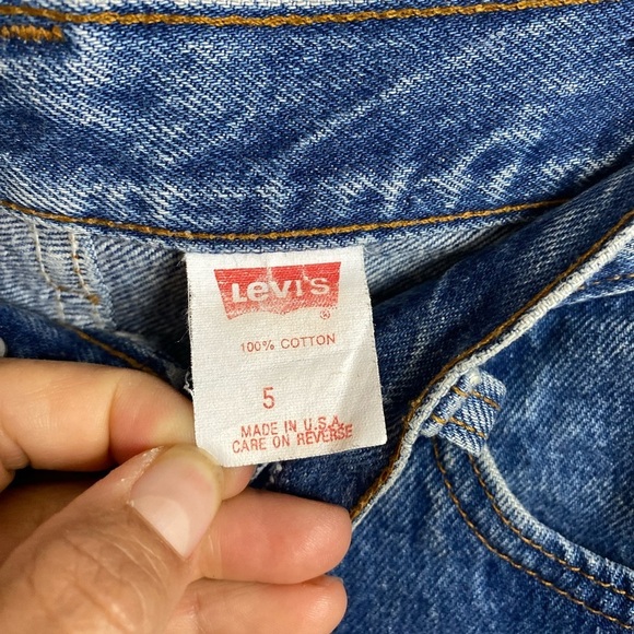 Vintage Levi’s - Blue Jean Shorts - made in USA - size 5 - Picture 3 of 5